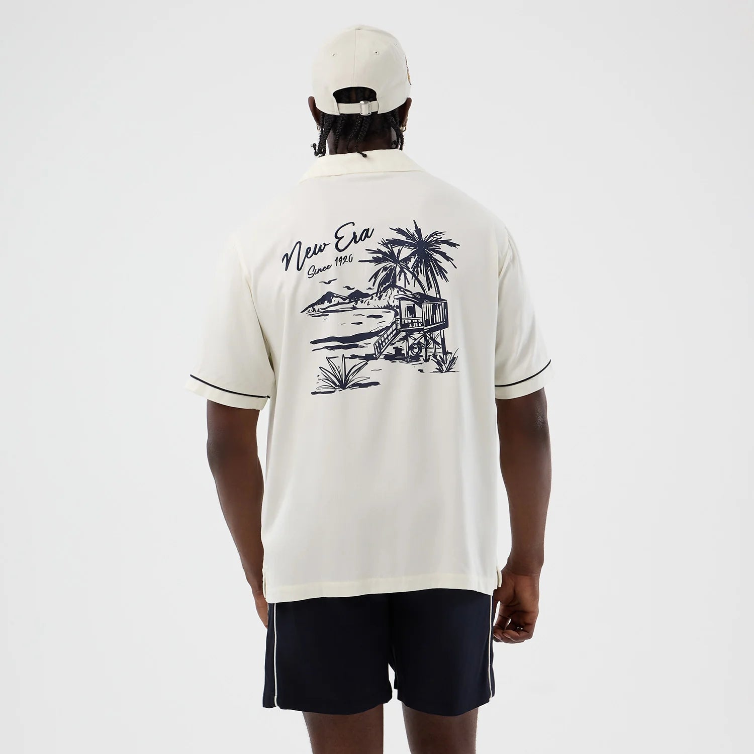 New Era - NE GRAPHIC REVERE - Shirt - Off White